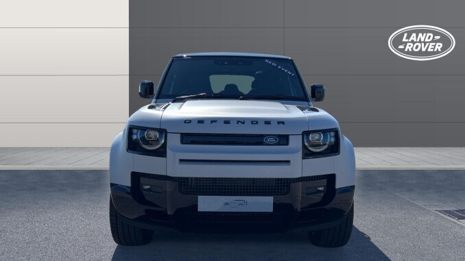 Land Rover Defender 3.0 D250 X-Dynamic HSE 110 5dr Auto Diesel Estate - Image 7